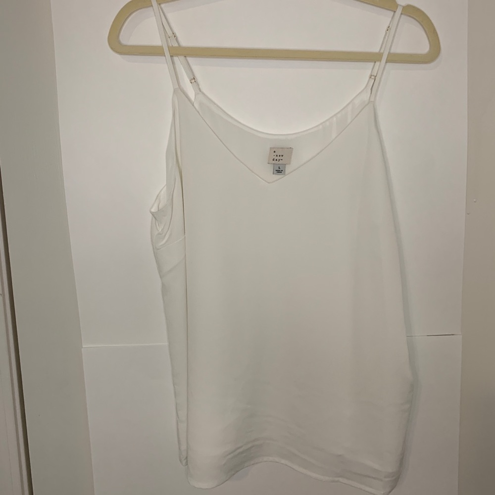 LAST CHANCE Target a new day basic v neck cami